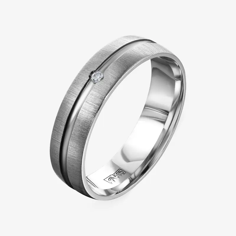 Обручальное кольцо золотое с фианитом